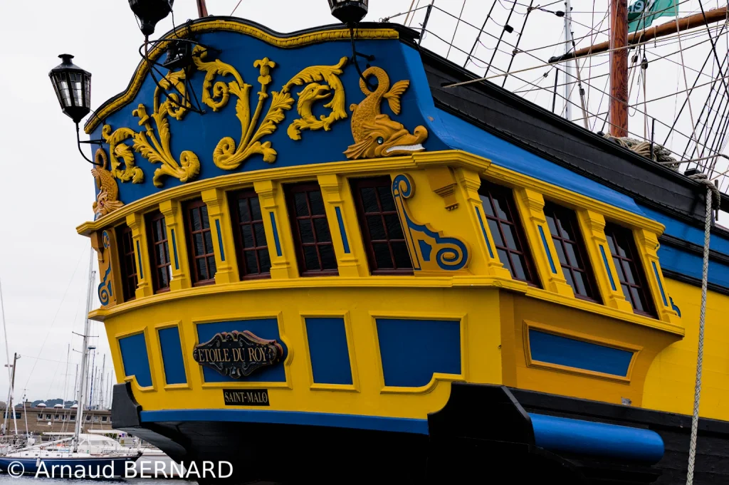 Bateau dans le port de Saint Malo