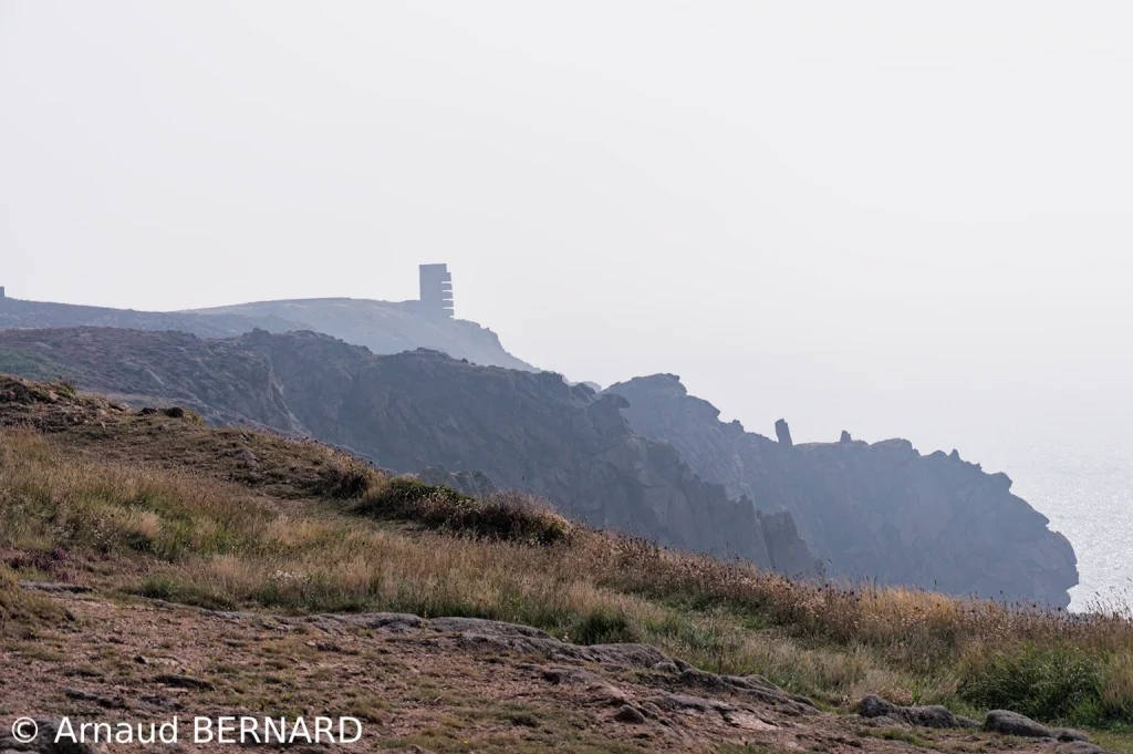 Vue de loin sur le blockhaus