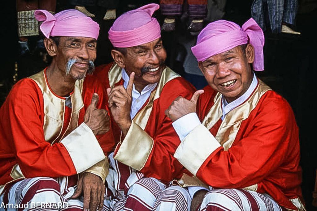 Les frères Moustaches
